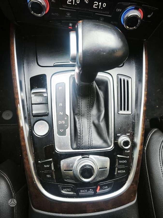 Audi Q5, 2.0 l., off-road / crossover
