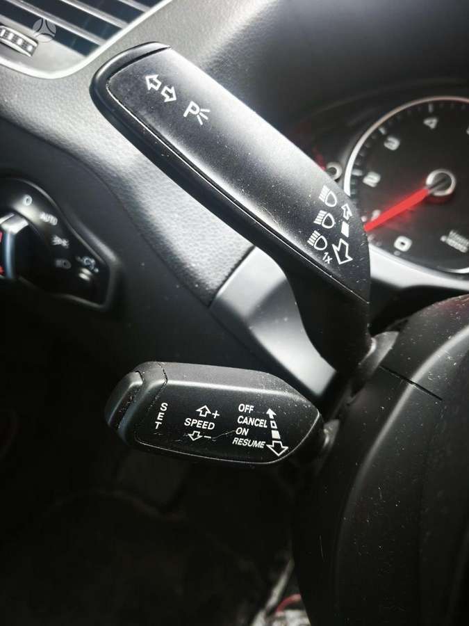 Audi Q5, 2.0 l., off-road / crossover