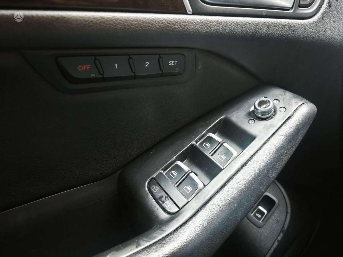 Audi Q5, 2.0 l., off-road / crossover