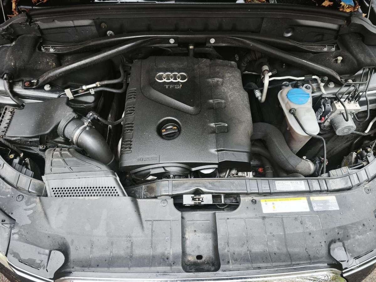 Audi Q5, 2.0 l., off-road / crossover