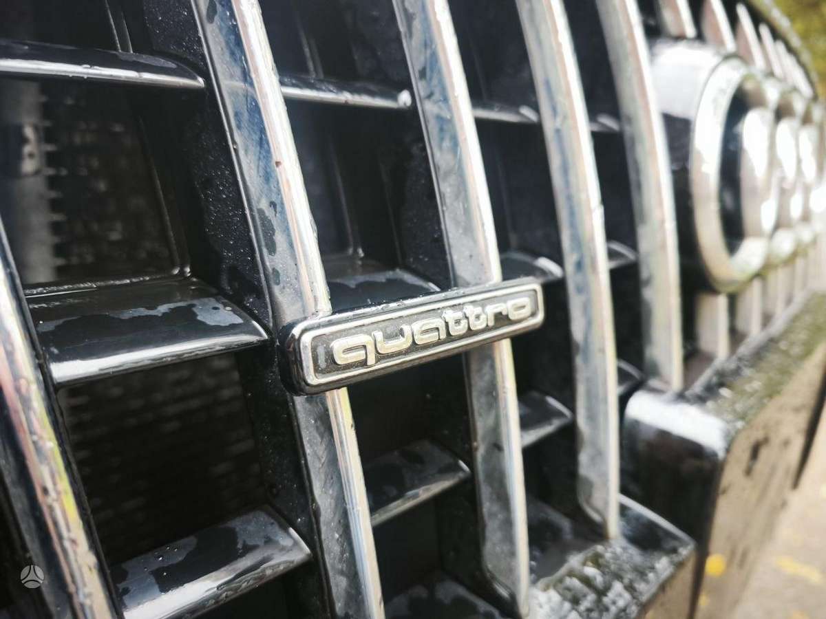 Audi Q5, 2.0 l., off-road / crossover