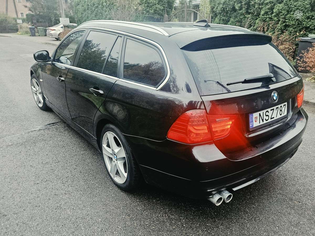 BMW 330, 3.0 l., Универсал