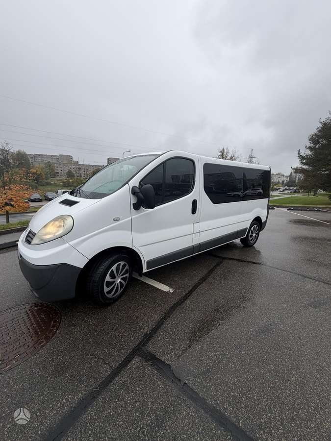 Renault Trafic, 2.0 l., passenger minibus