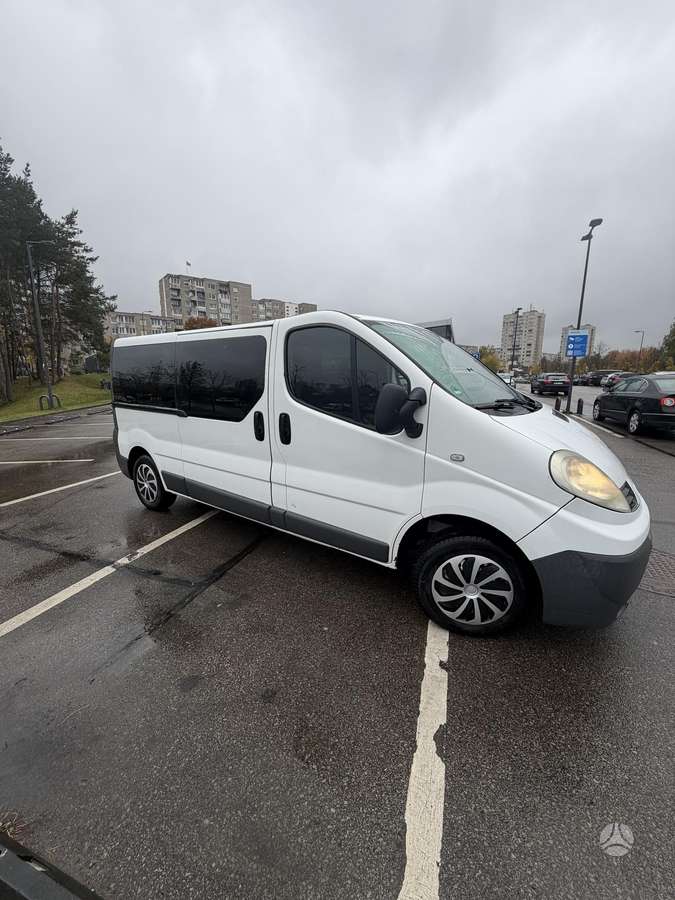 Renault Trafic, 2.0 l., passenger minibus