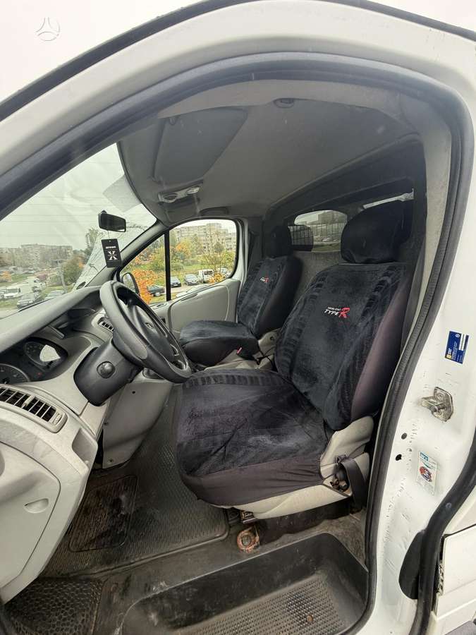 Renault Trafic, 2.0 l., passenger minibus