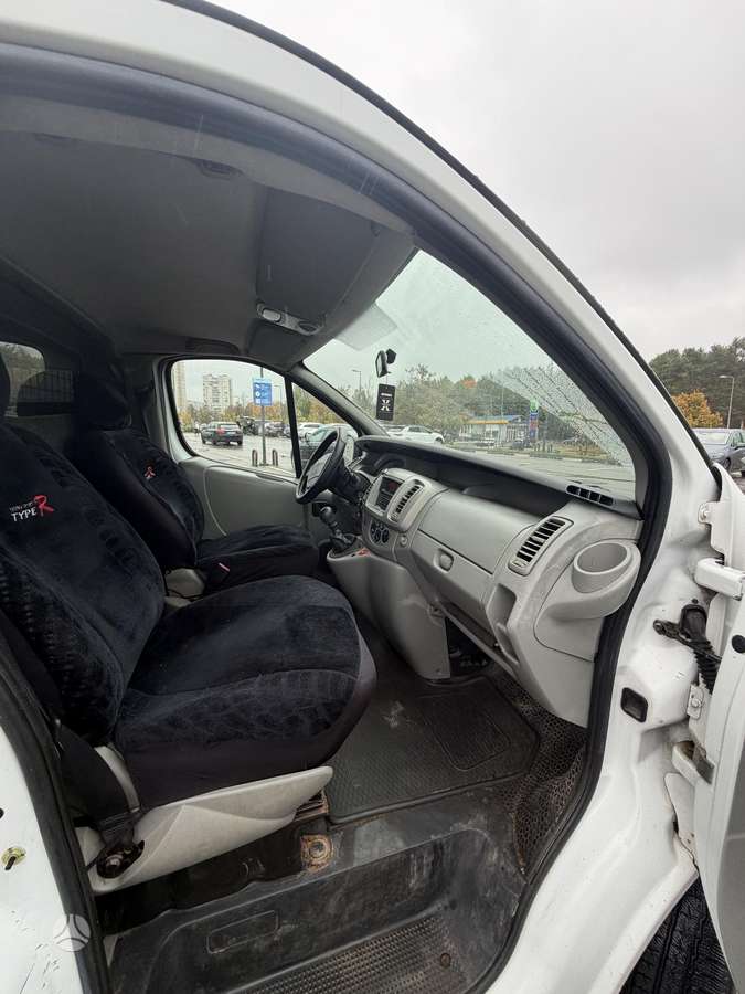 Renault Trafic, 2.0 l., passenger minibus