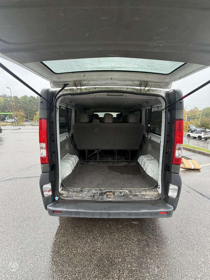 Renault Trafic, 2.0 l., passenger minibus