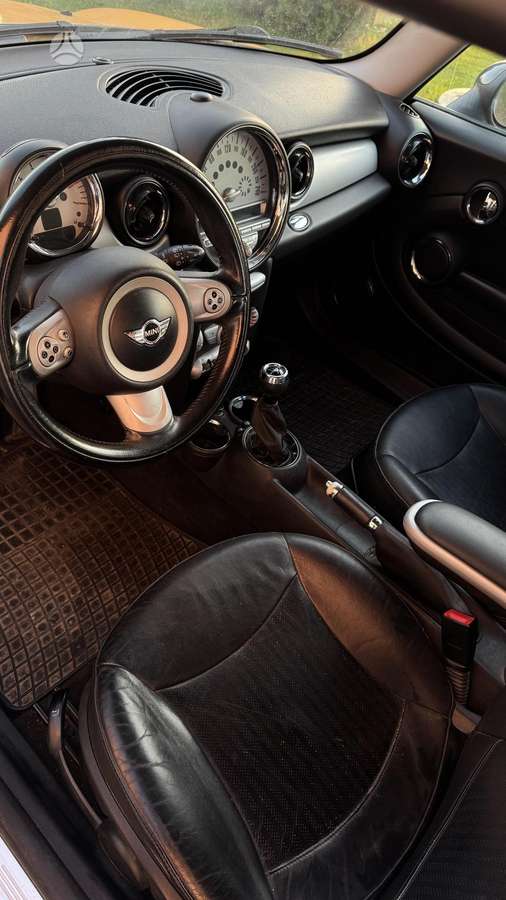 Mini Cooper, 1.6 l., hatchback