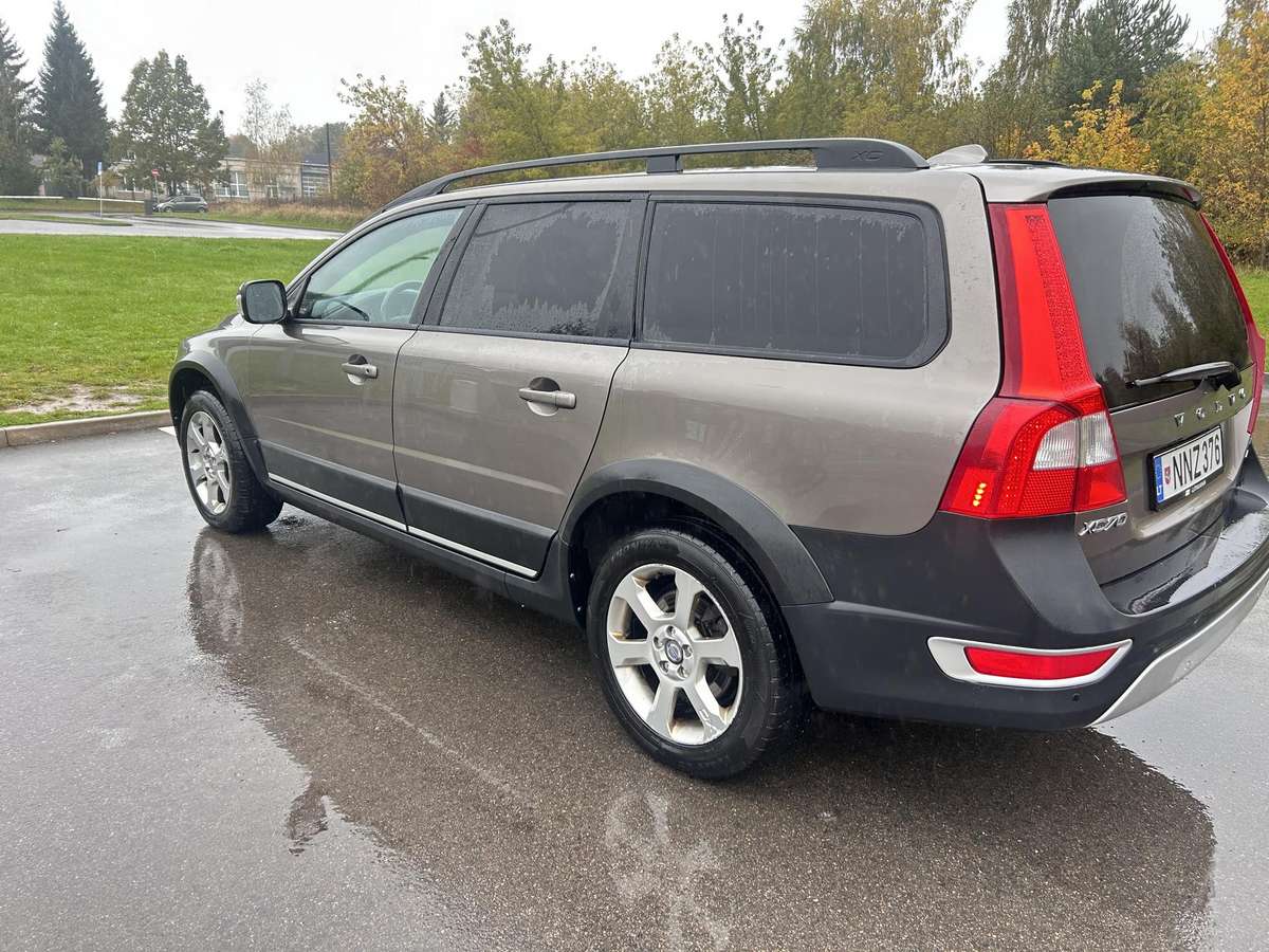 Volvo XC70, 2.4 l., wagon