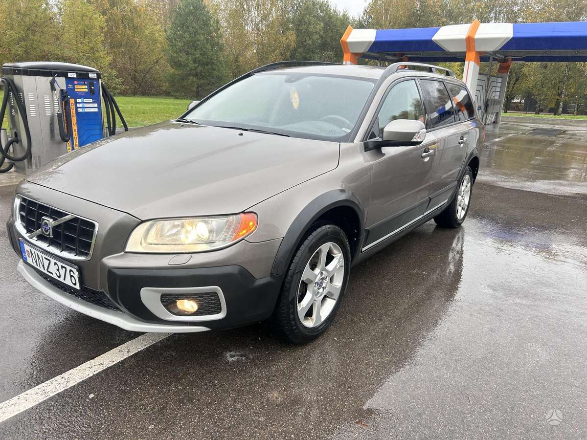 Volvo XC70, 2.4 l., wagon