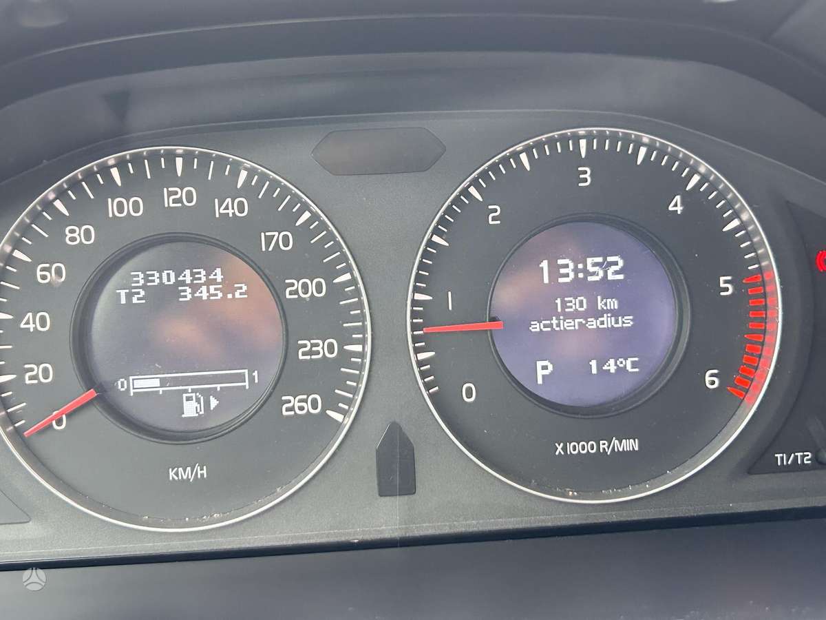 Volvo XC70, 2.4 l., wagon