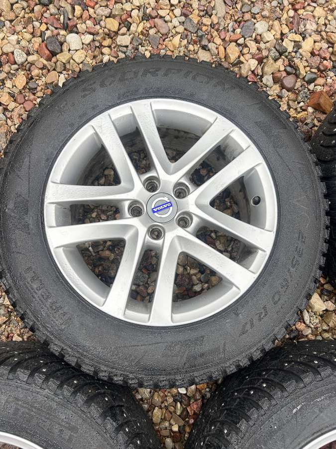 Volvo XC70, 2.4 l., wagon