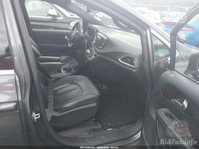 Chrysler Pacifica dalimis