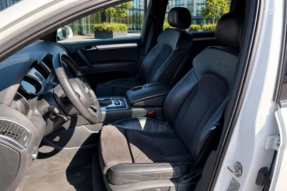 Audi Q7, 3.0 l., off-road / crossover