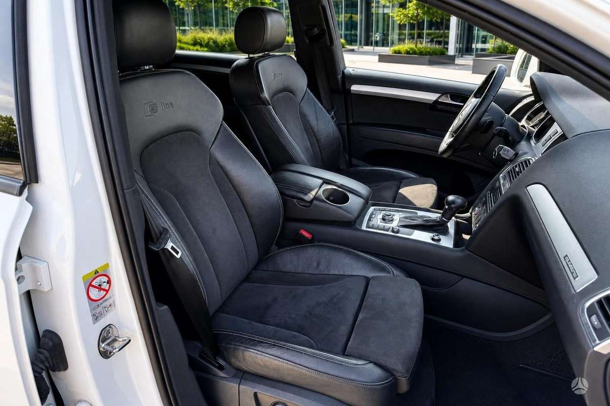 Audi Q7, 3.0 l., off-road / crossover
