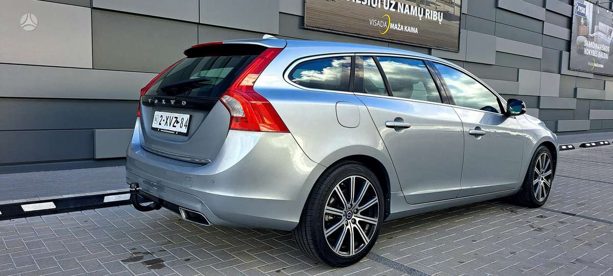 Volvo V60, Универсал
