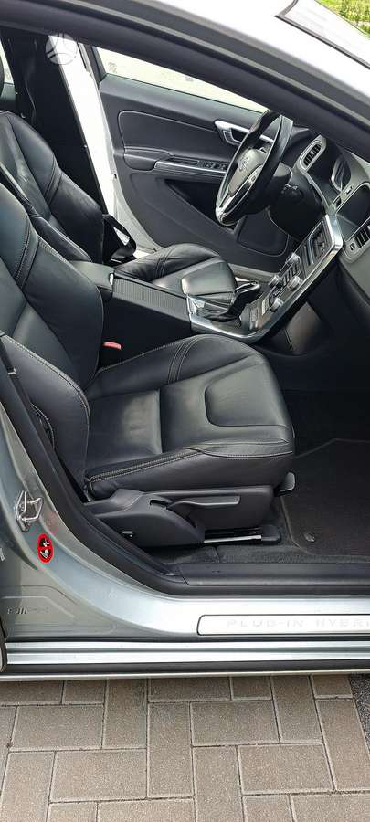 Volvo V60, Универсал