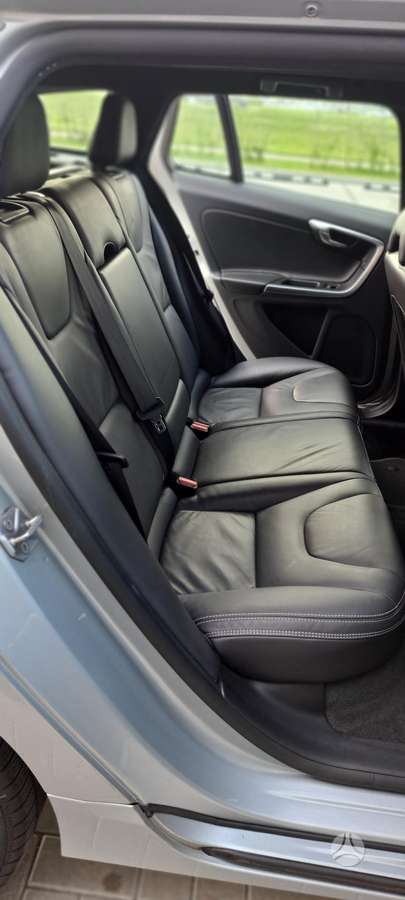 Volvo V60, wagon