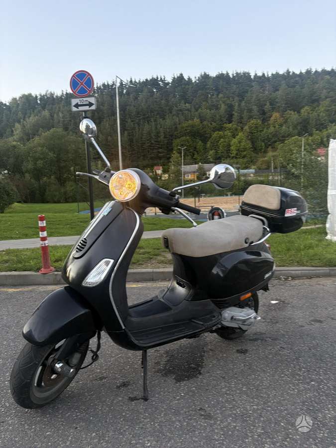 Piaggio Vespa 50cc, scooters / mopeds