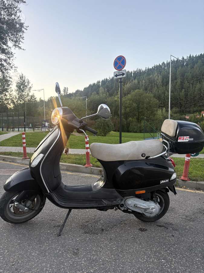 Piaggio Vespa 50cc, scooters / mopeds