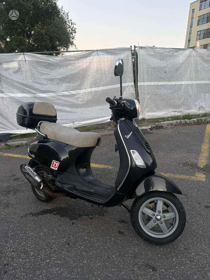 Piaggio Vespa 50cc, scooters / mopeds