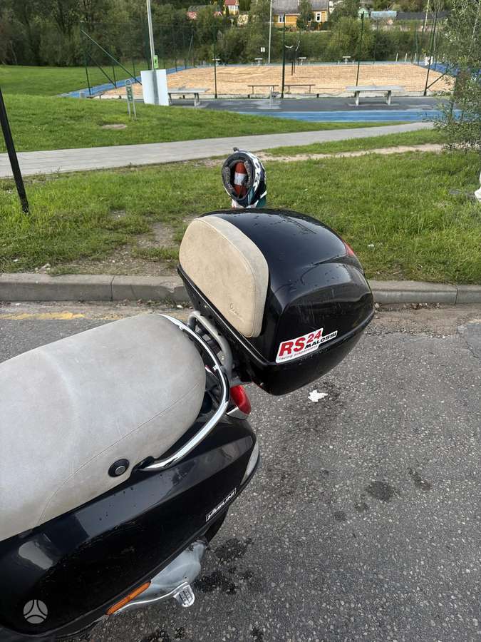Piaggio Vespa 50cc, мотороллеры / мопеды