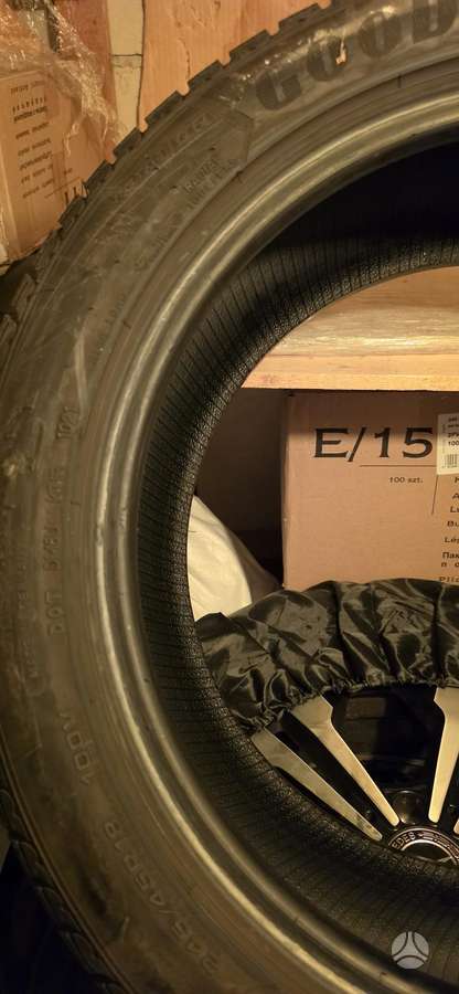 Goodyear UltraGrip 8 Performance, всесезонные 245/45 R18