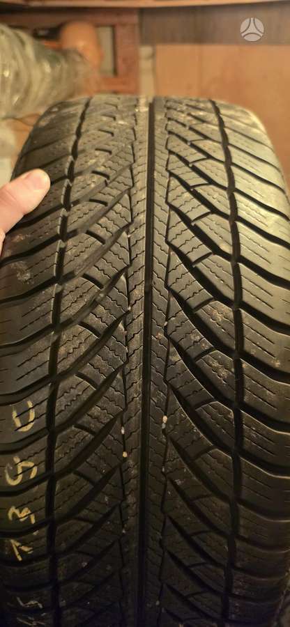 Goodyear UltraGrip 8 Performance, всесезонные 245/45 R18