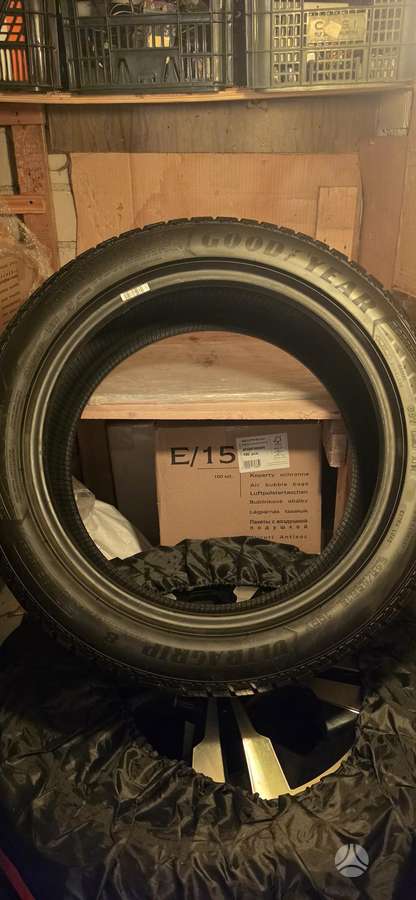 Goodyear UltraGrip 8 Performance, всесезонные 245/45 R18