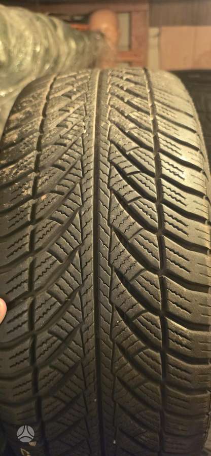 Goodyear UltraGrip 8 Performance, всесезонные 245/45 R18