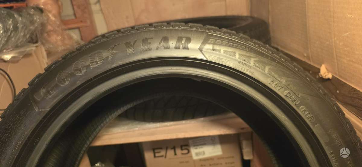 Goodyear UltraGrip 8 Performance, всесезонные 245/45 R18