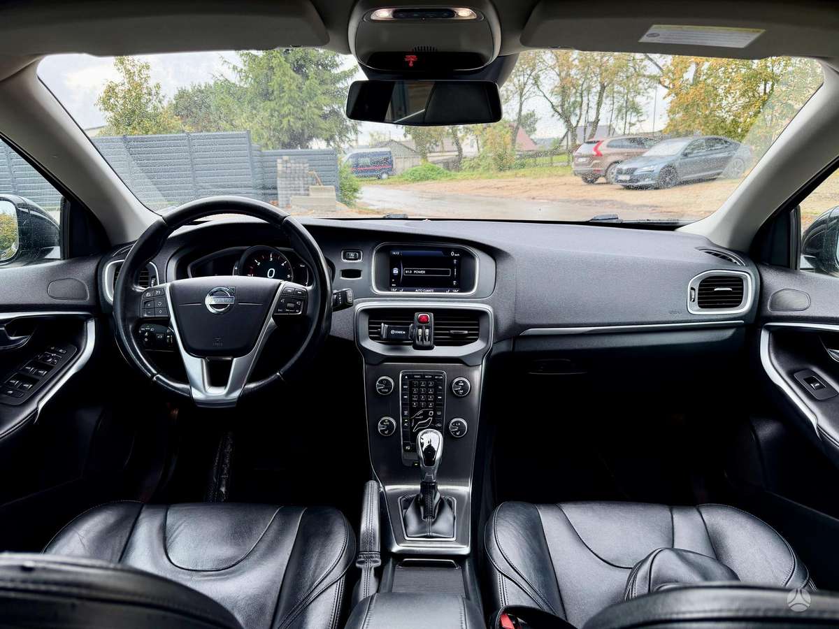 Volvo V40, 1.6 l., Хэтчбек