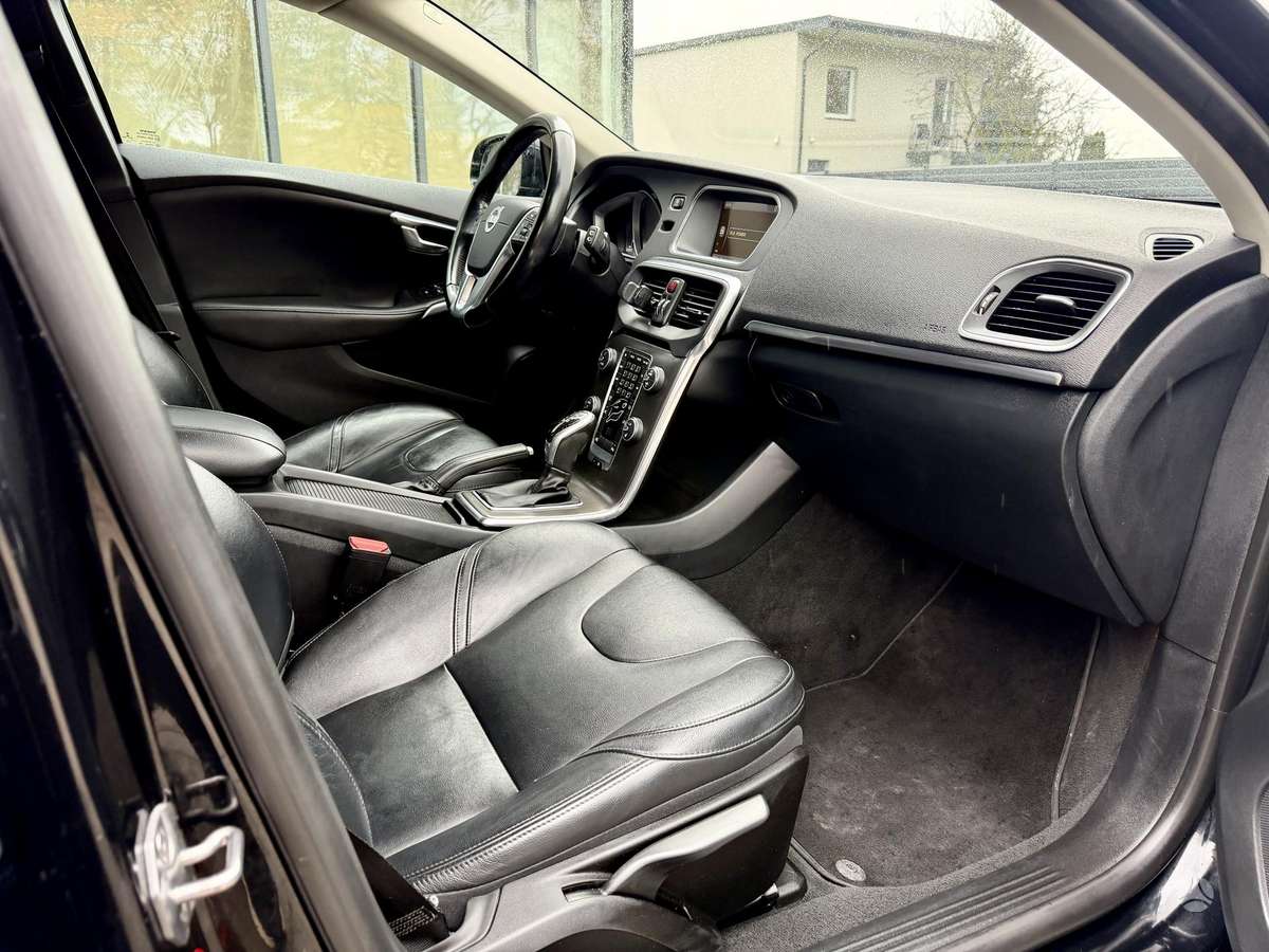 Volvo V40, 1.6 l., Хэтчбек