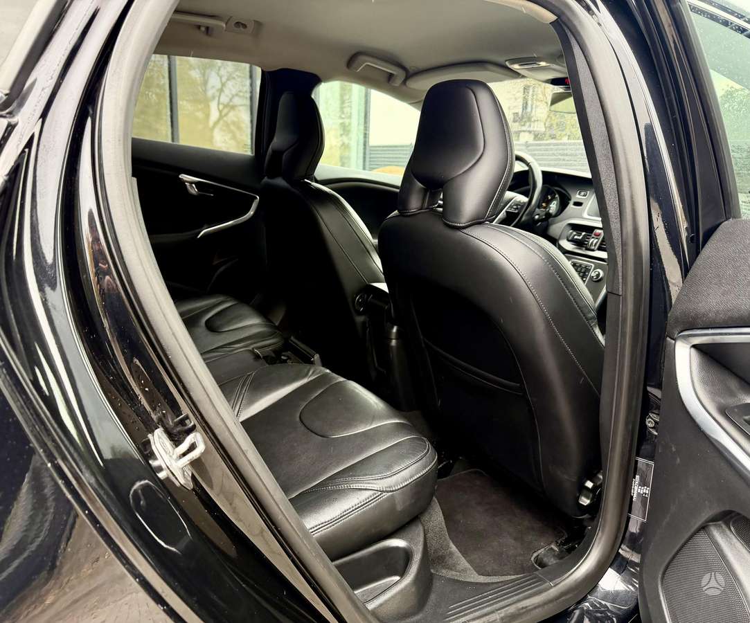 Volvo V40, 1.6 l., Хэтчбек