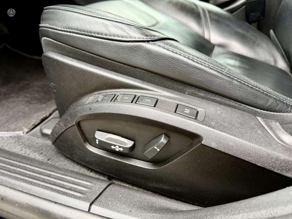 Volvo V40, 1.6 l., hatchback