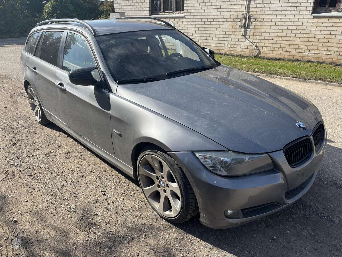 BMW 320 по частям. Spalvos kodas a52