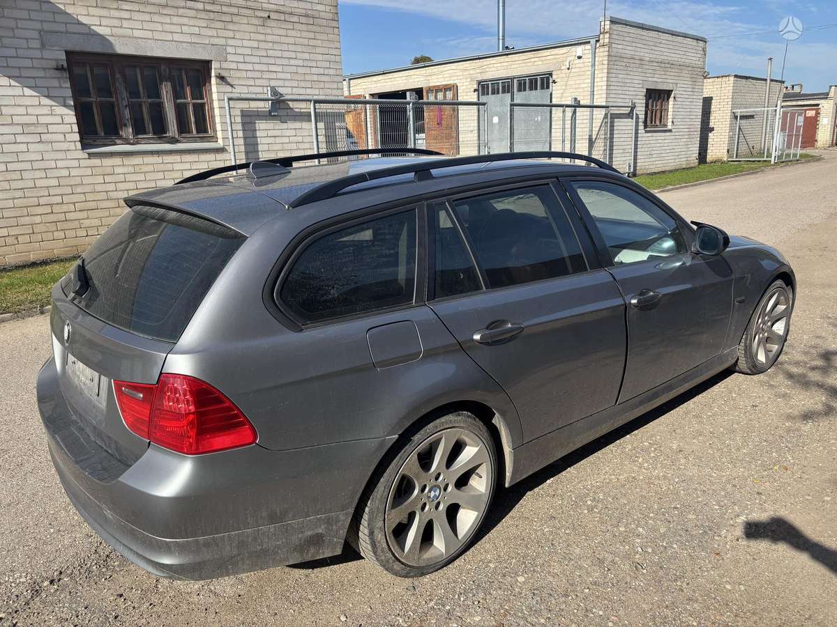 BMW 320 по частям. Spalvos kodas a52