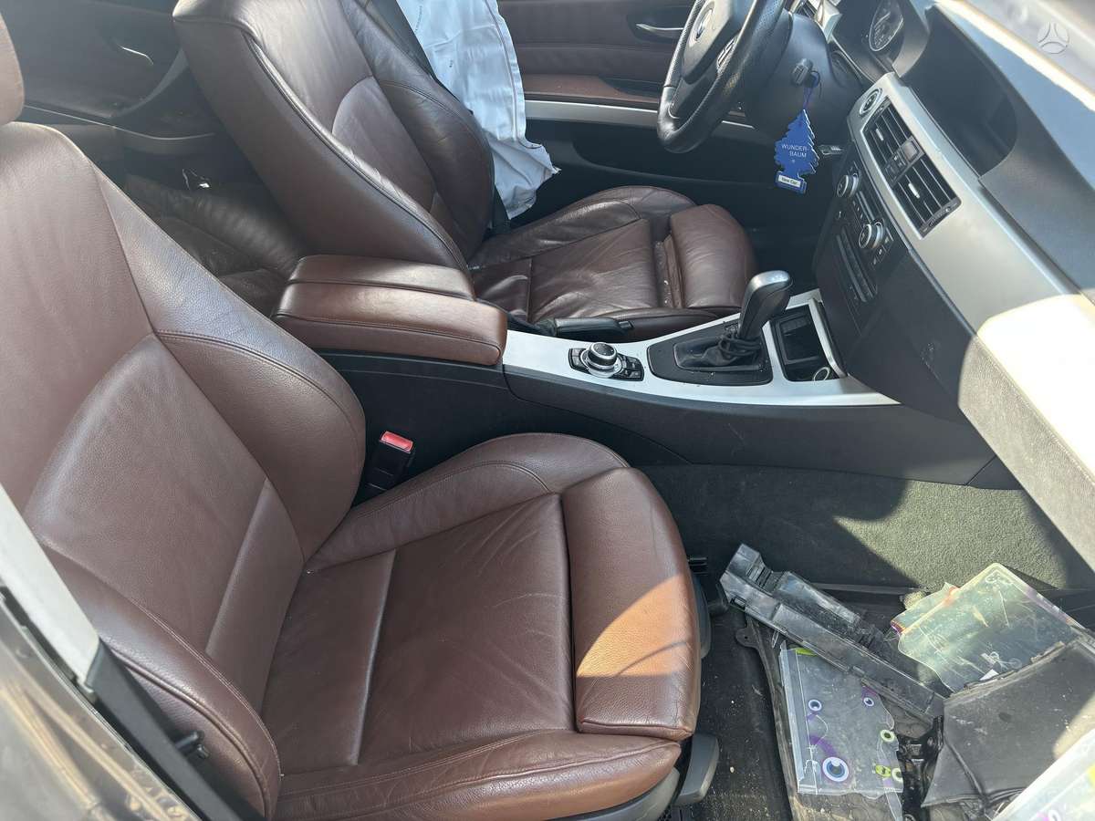 BMW 320 по частям. Spalvos kodas a52