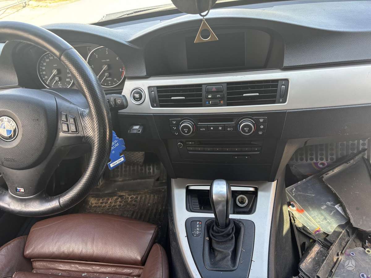 BMW 320 по частям. Spalvos kodas a52