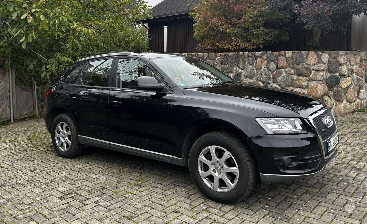 Audi Q5, 2.0 l., off-road / crossover