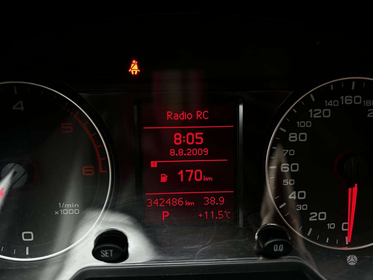 Audi Q5, 2.0 l., off-road / crossover