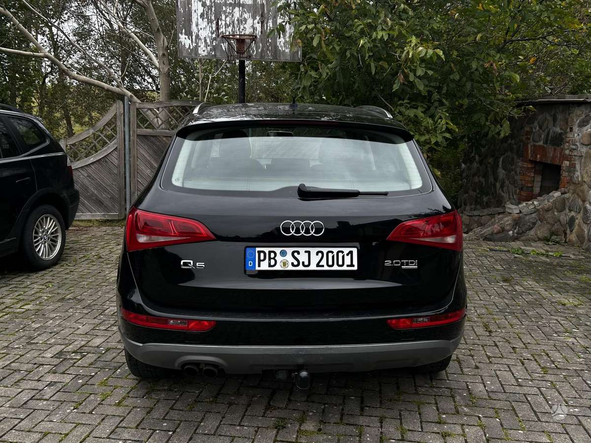 Audi Q5, 2.0 l., off-road / crossover