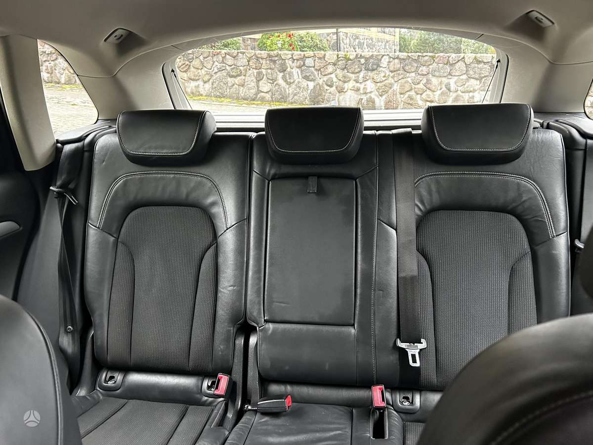Audi Q5, 2.0 l., off-road / crossover