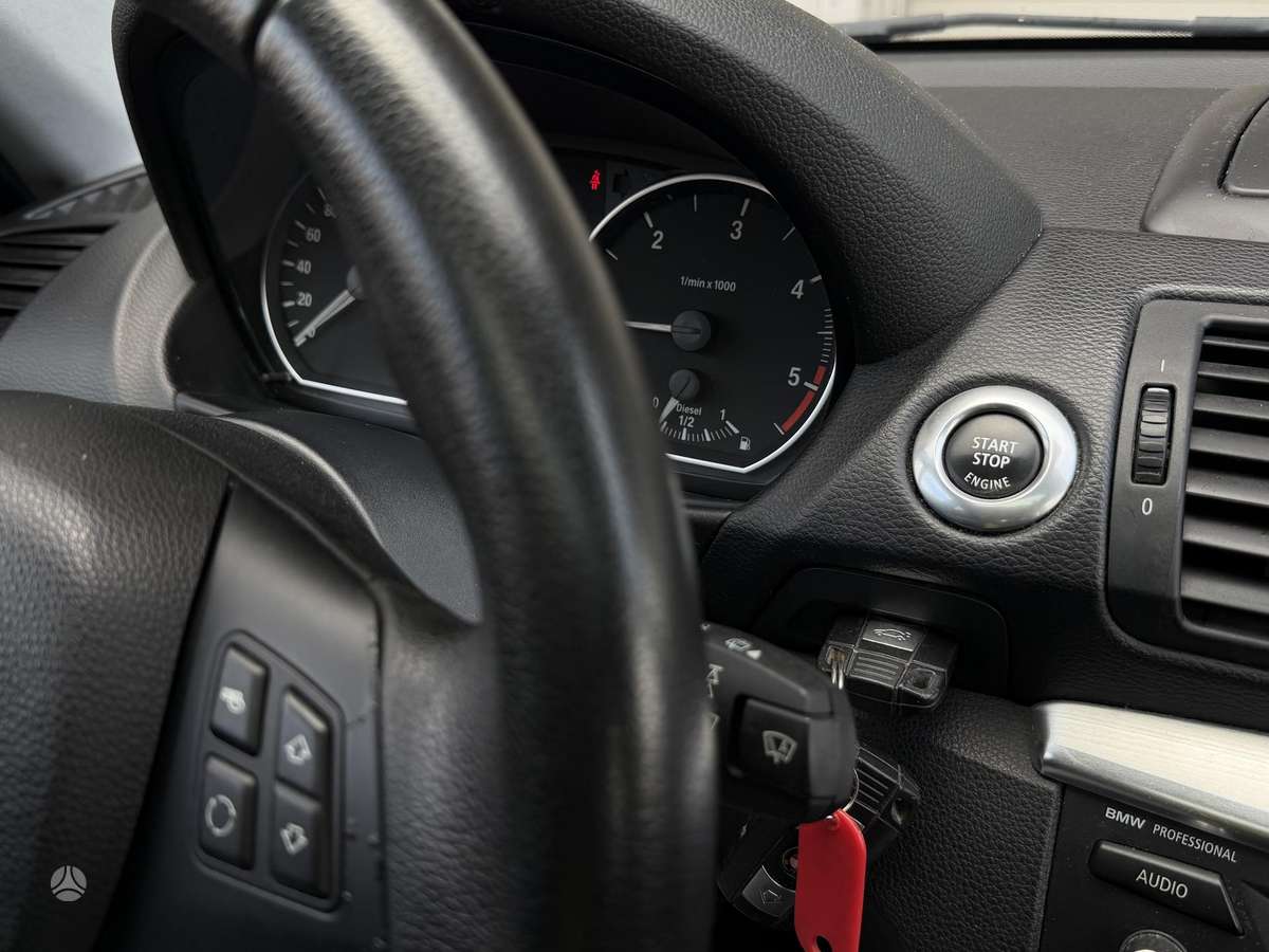 BMW 118, 2.0 l., Хэтчбек