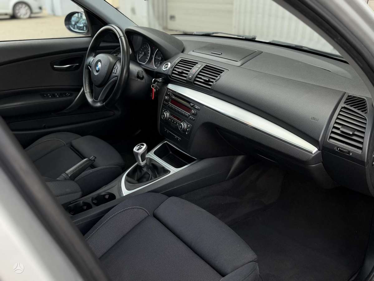 BMW 118, 2.0 l., Хэтчбек