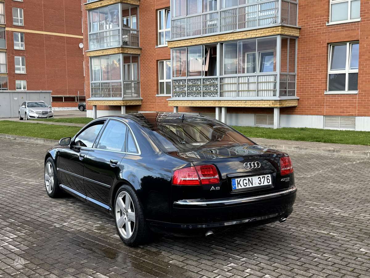 Audi A8, 4.2 l., Лимузин