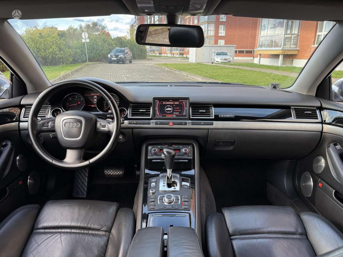 Audi A8, 4.2 l., Лимузин