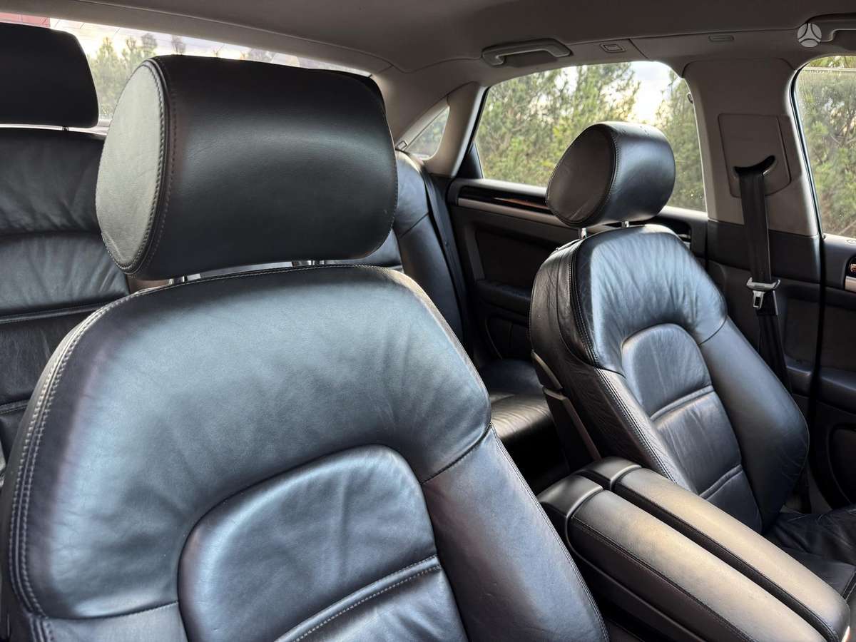 Audi A8, 4.2 l., Лимузин