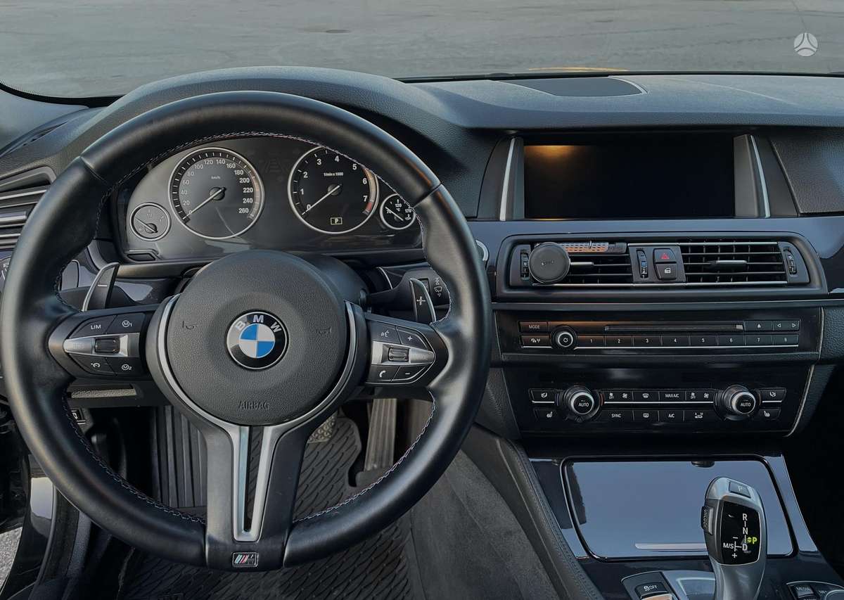 BMW 520, 2.0 l., Седан