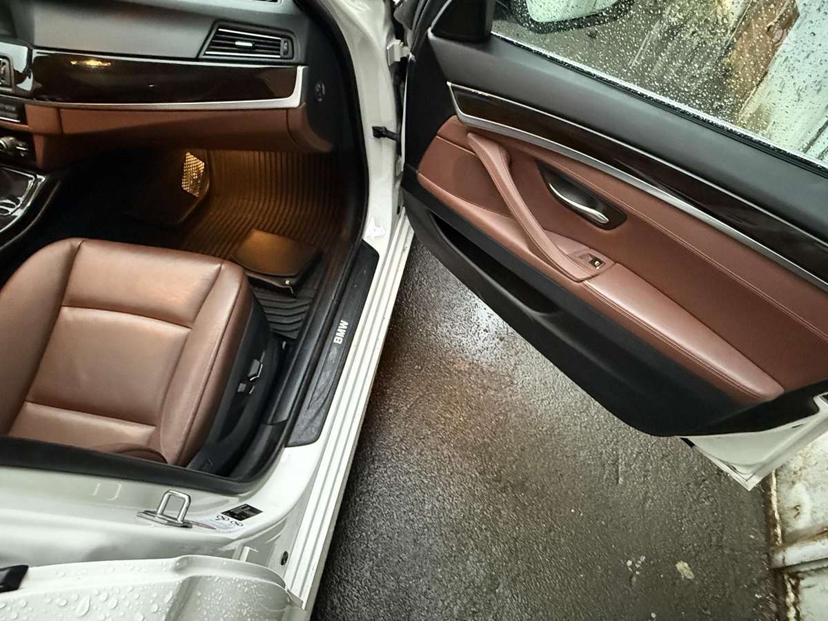 BMW 520, 2.0 l., Седан